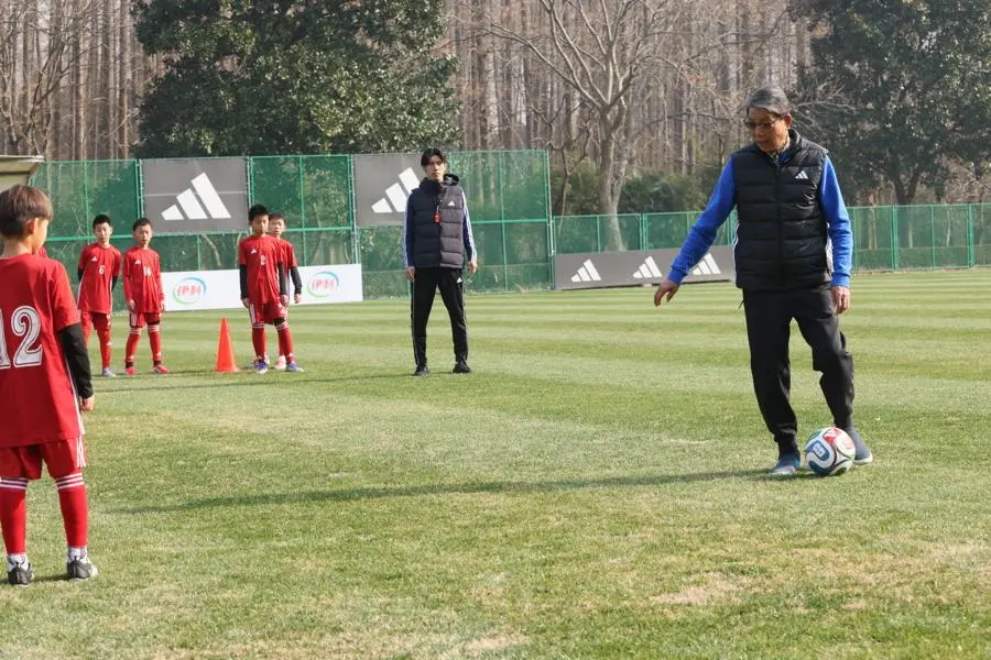 开云体育平台-记者：36岁吕文君正式退役，已出任海港1314梯队主教练